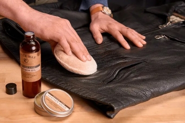 آموزش واکس زدن | مؤثرترین روش نگهداری از محصولات چرم