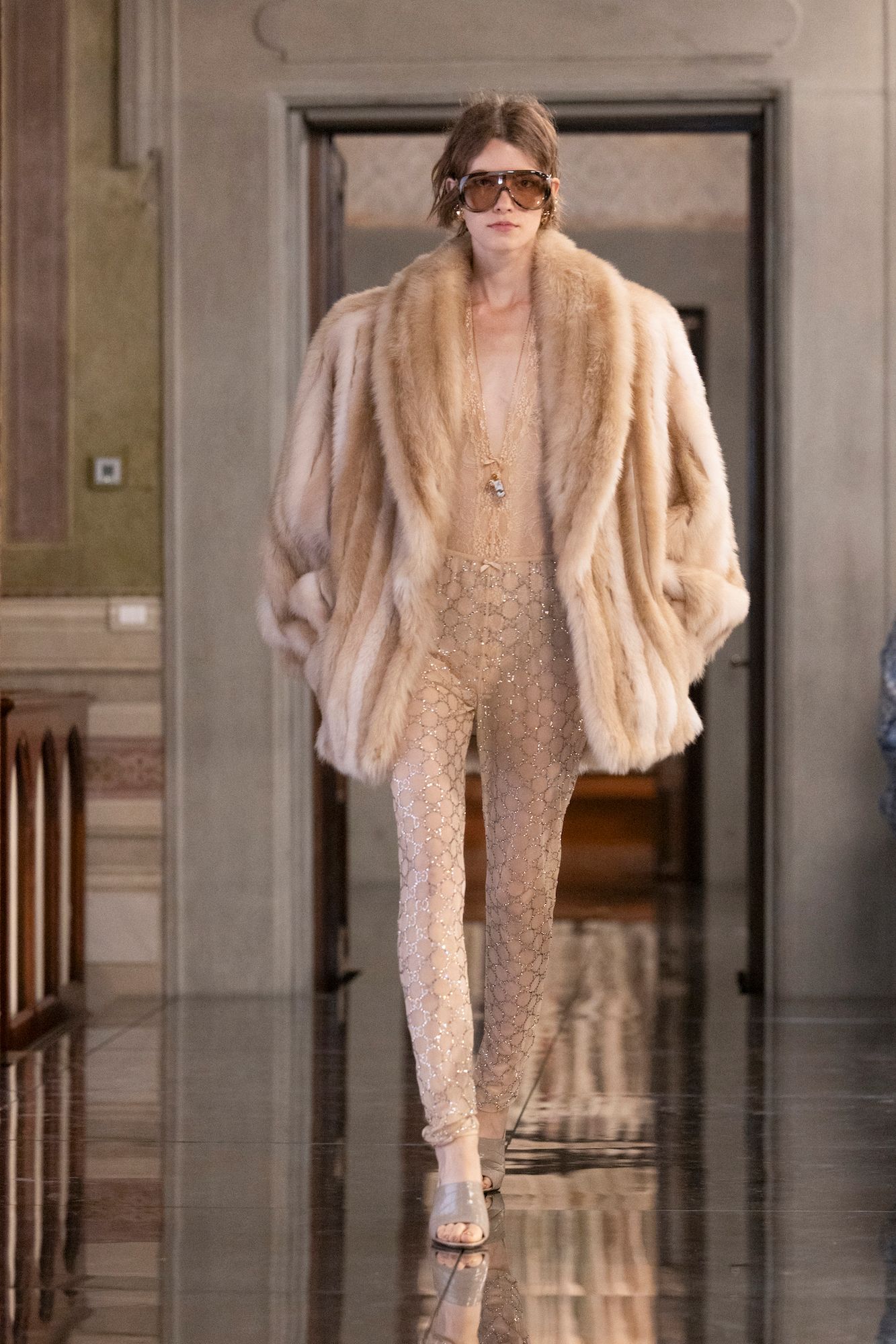 کت خز گوچی | فشن‌‌شو 2026 فلورانس