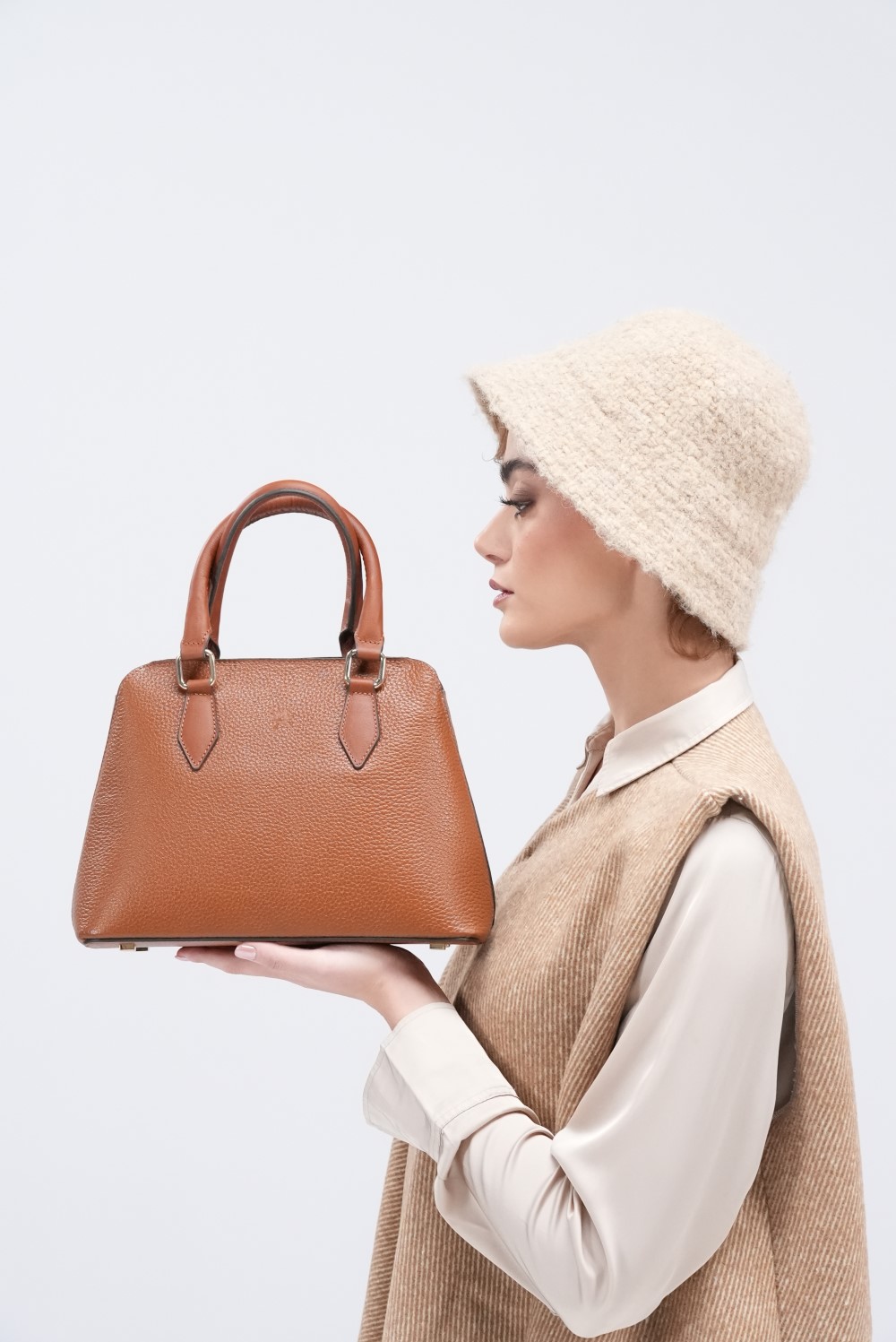 کیف دوشی بولینگ زنانه نوین چرم