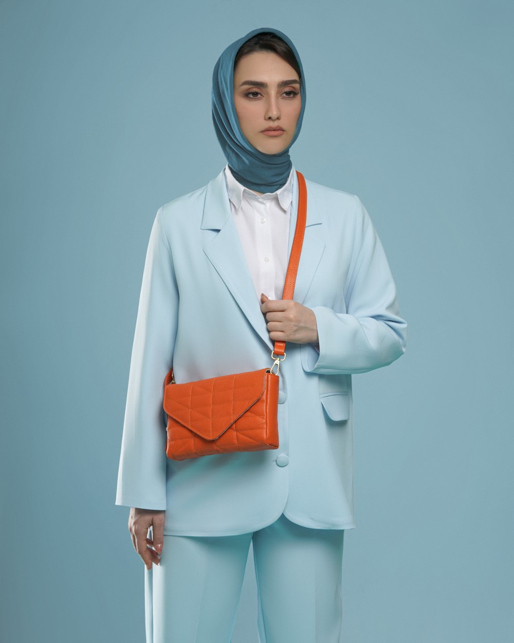 کیف دوشی پاکتی نوین چرم
